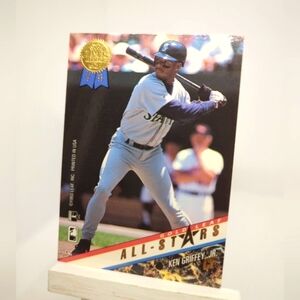 3/$15.  1993 Leaf Ken Griffey Jr./Marquis Grissom Gold Leaf All-Stars #8 NM